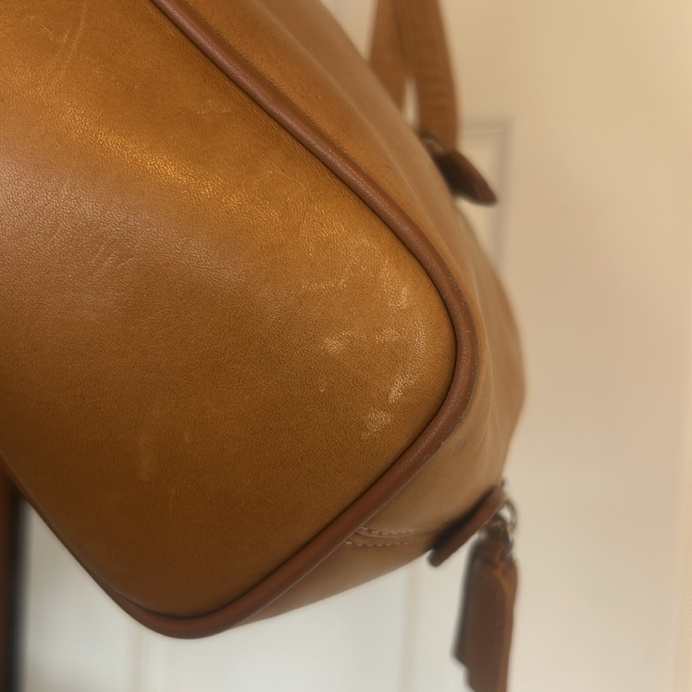 Tignanello Tan Leather Shoulderbag- EUC - Picture 8 of 16